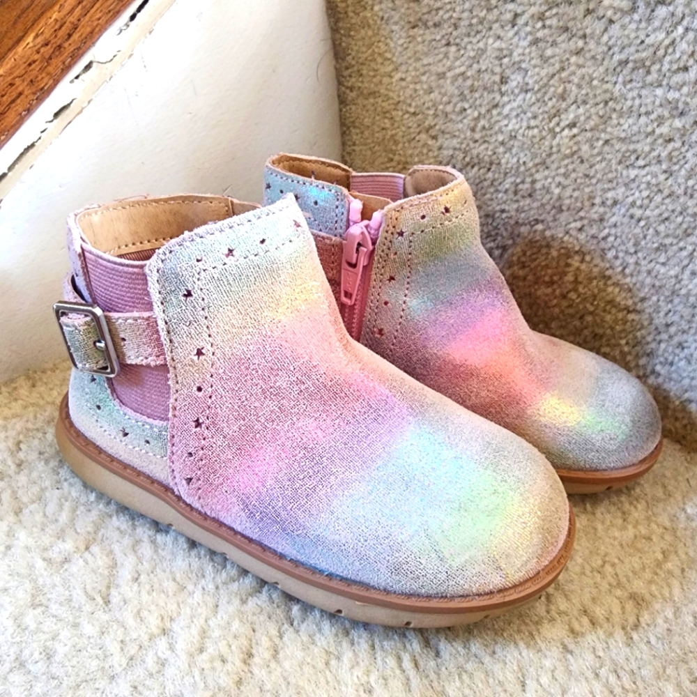 Like new! Stride Rite 7M Agnes ankle boot in genuine leather rainbow color